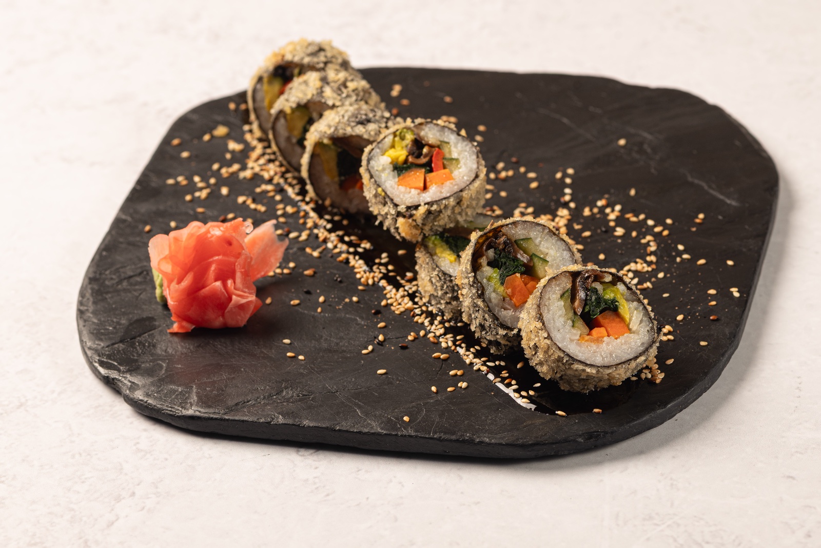 VEGETALES TEMPURA ROLL — Medio