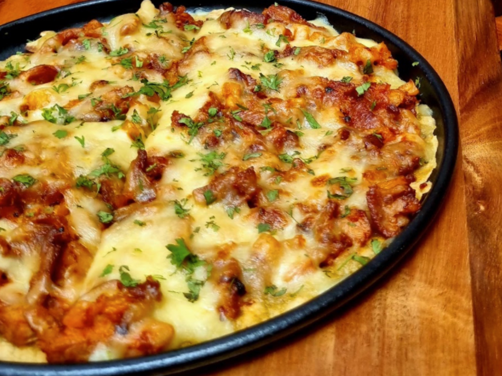 Tlayuda de carnitas