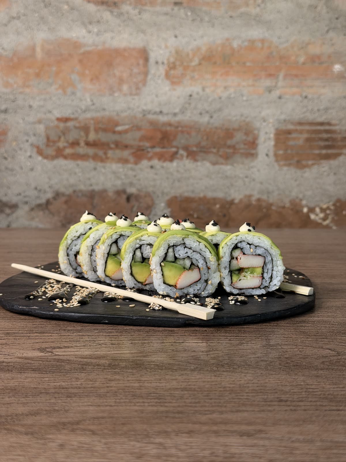 CALIFORNIA ROLL — Medio