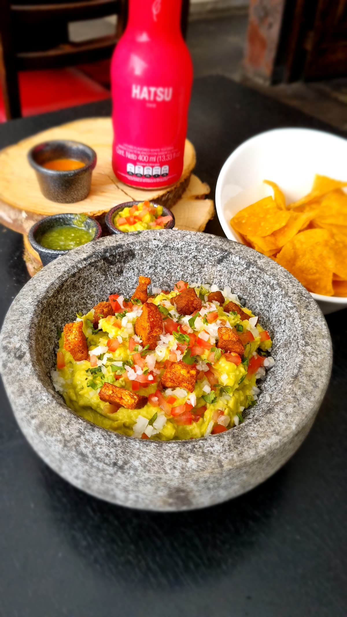 Guacamole con chicharrón